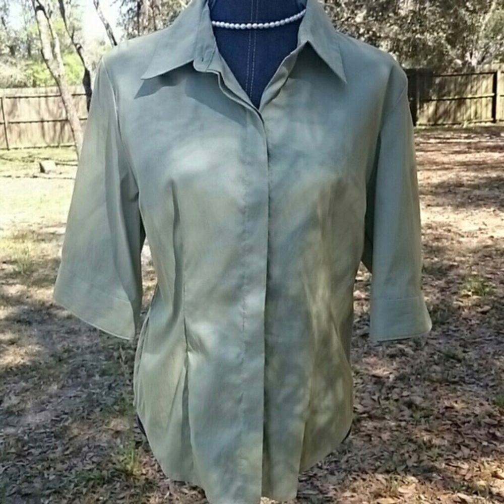 EXPRESS Button down blouse - Picture 2 of 4